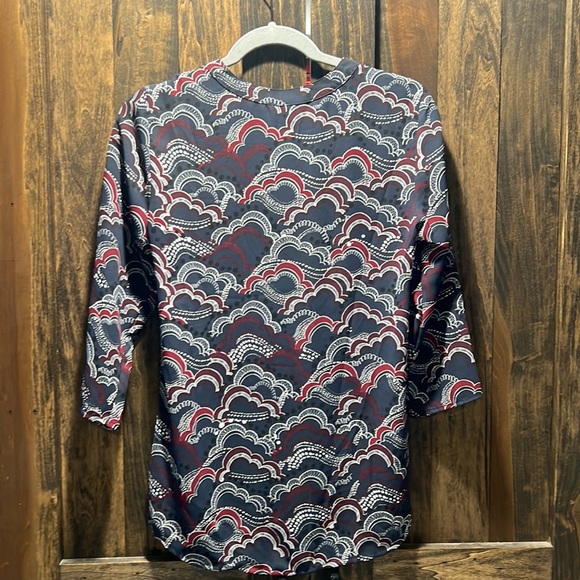 Express Clouds 1/2 Zipper 3/4 Sleeve Top - Picture 6 of 7